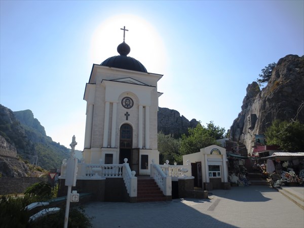 Часовня Рождества Христова (Севастополь), Ласпи